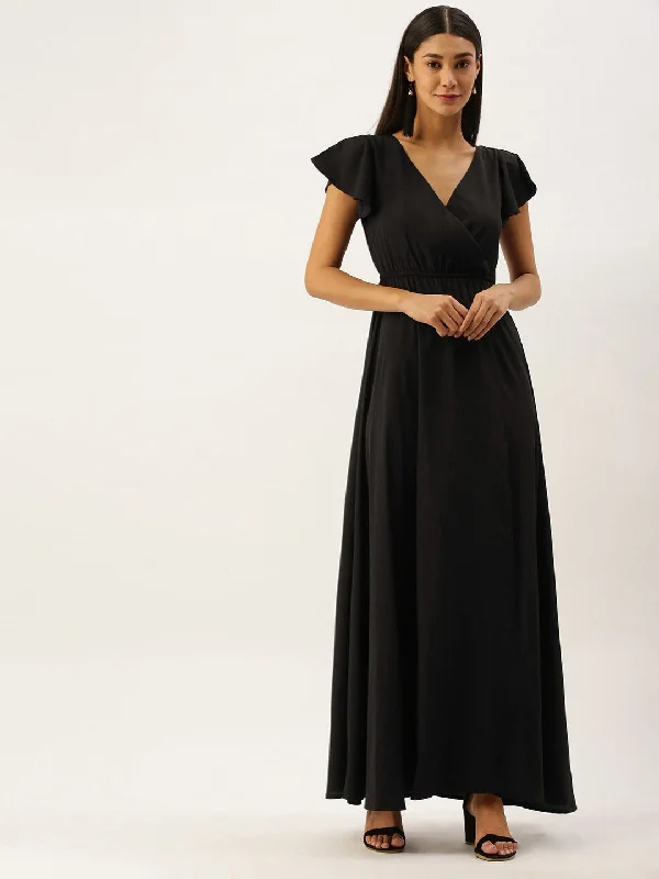 Berrylush Women Solid Black V-Neckline Maxi Dress